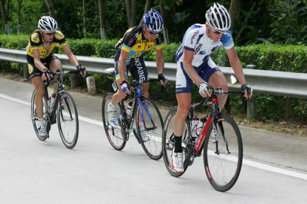 Jai Crawford (Savings and Loans) applys the presure after the descent, but they would soon be caught.