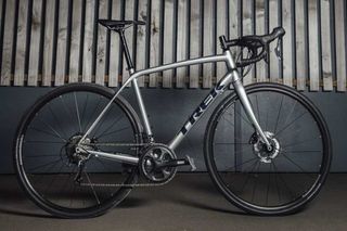 Trek domane alr 5 disc test hot sale