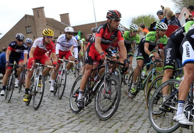 Manuel Quinziato (BMC) rides in the pack