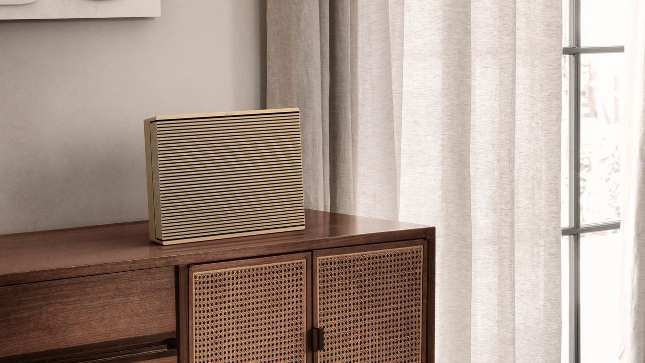 Bang and olufsen modern speaker