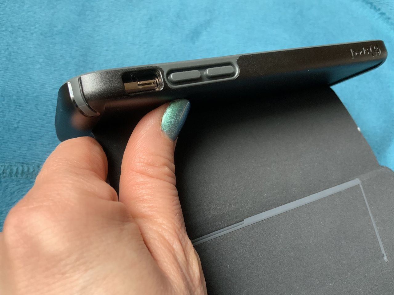 Speck Presidio Folio iPhone Case