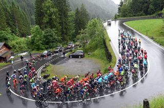 The peloton climbs the Klausenpass on stage six of the 2016 Tour de Suisse