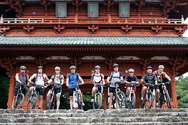 Our motley crew - ready to ride, and sweating our asses off. Joe Murray is deep in thought, while Mike Ferrentino puts on his best &ldquo;tough man&rdquo; pose.