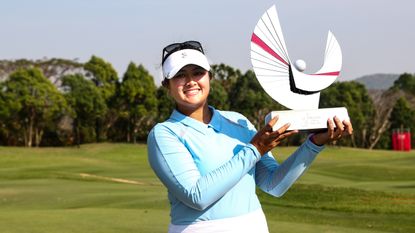 Lilia Vu with the trophy after winning the 2023 Honda LPGA Thailand