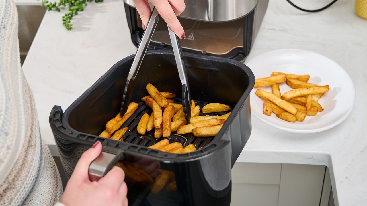 air fryer with chips