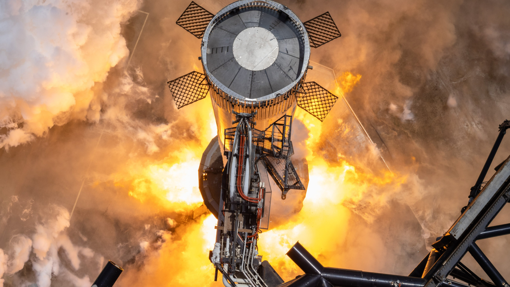 See more gorgeous photos of SpaceX's Starship engine test