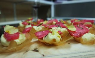 Rhubarb and custard in filo pastry shells