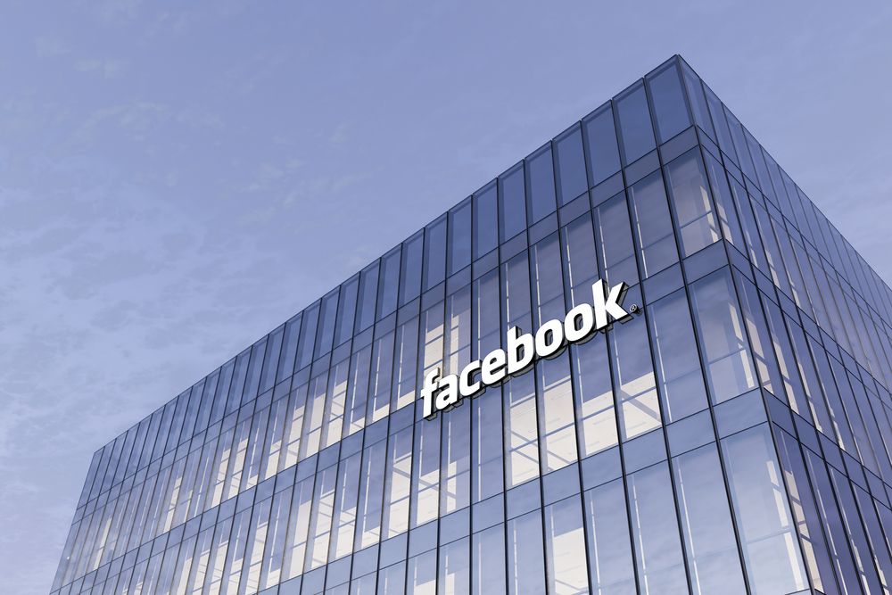 Facebook&amp;#039;s Menlo Park headquarters from below 