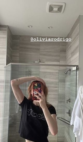 sophie turner red hair instagram story