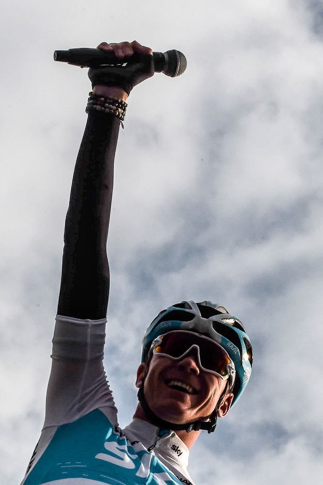 Chris Froome fires up the crowd ahead of the Giro de Rigo.