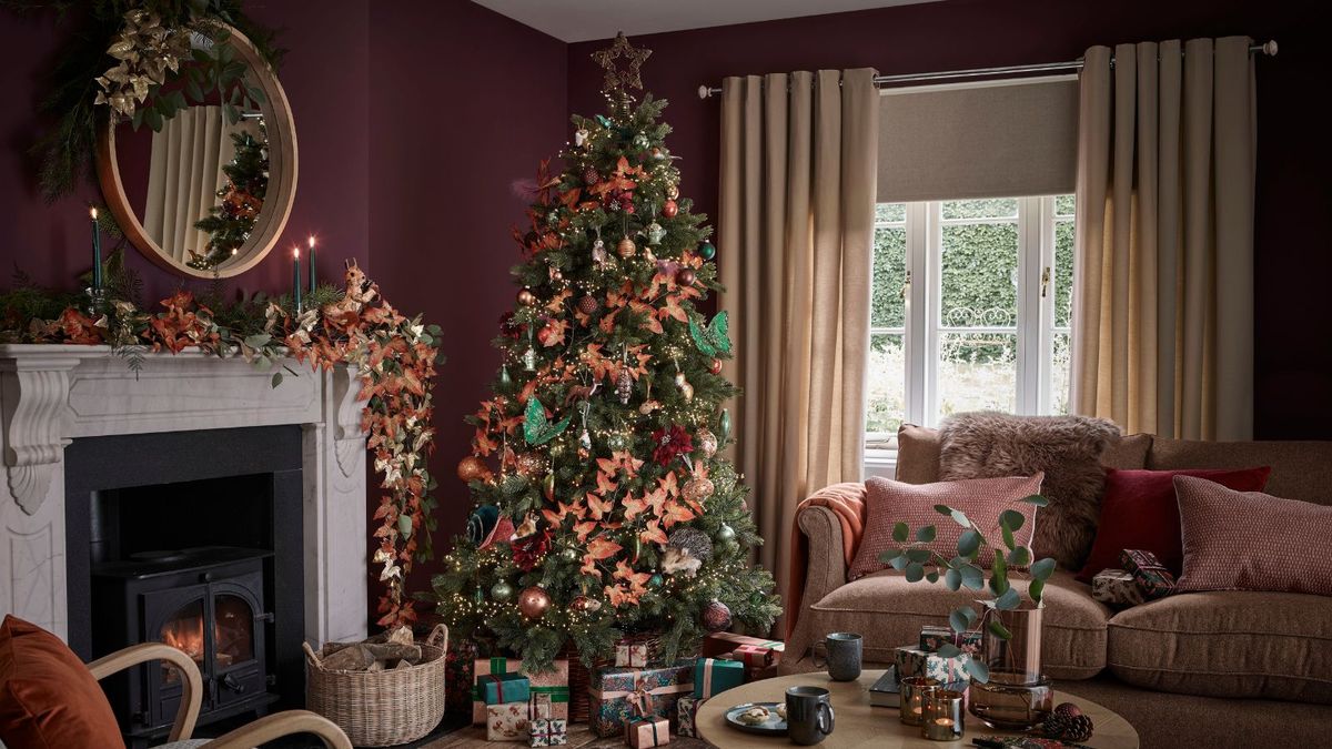 Does sugar water help revive a Christmas tree? Experts explain Homes