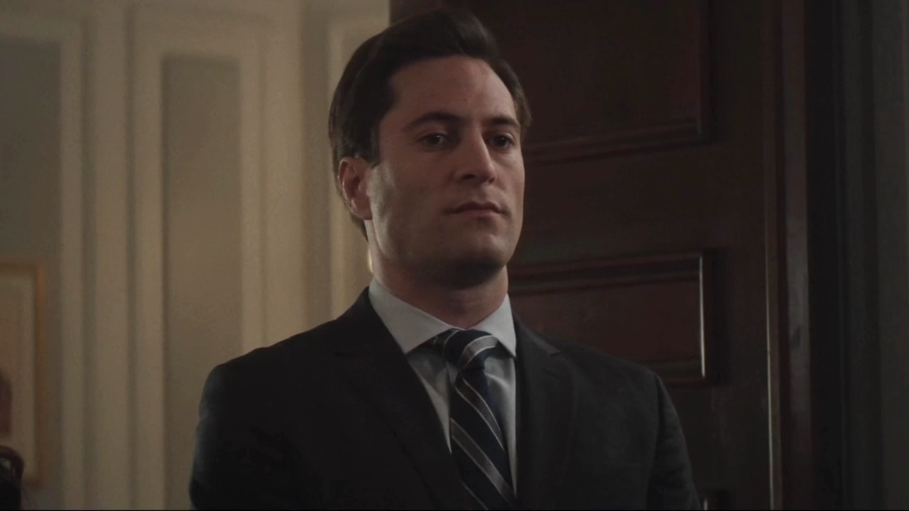 『デアデビル: ボーン・アゲイン』のアーティ・フルーシャン演じるバック・キャッシュマン