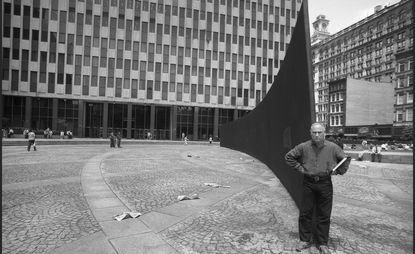 richard serra in front of sculpture