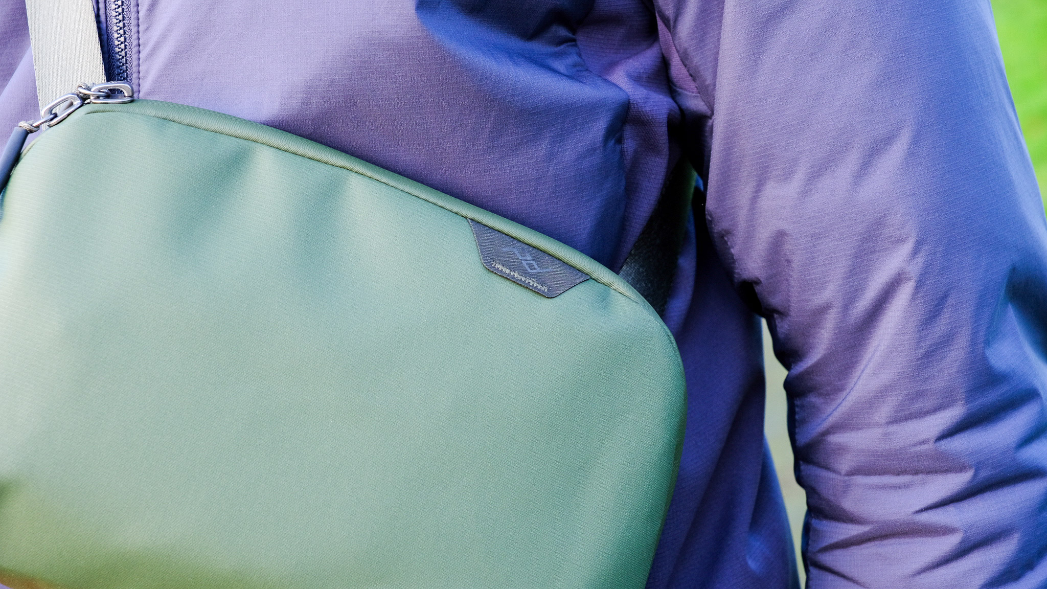 Peak Design Travel Crossbody 3L in use