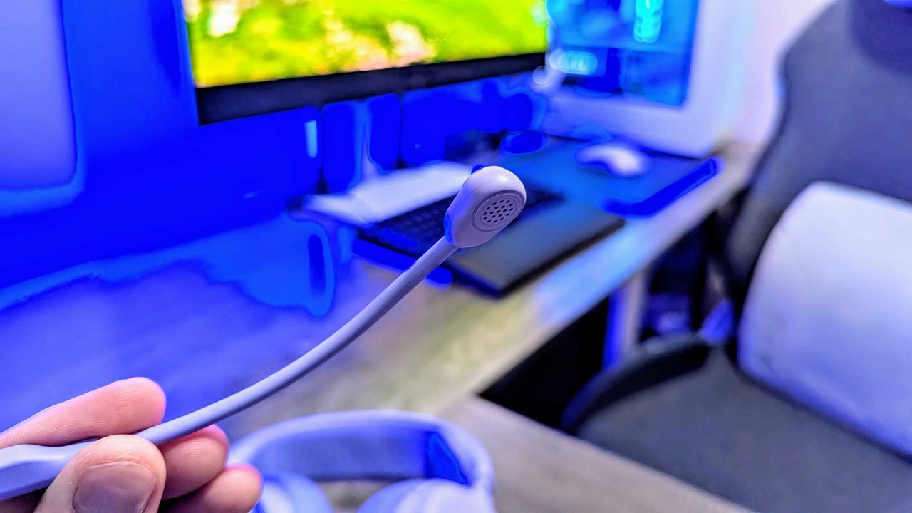 Image of the SteelSeries Arctis Nova 3X Wireless gaming headset.