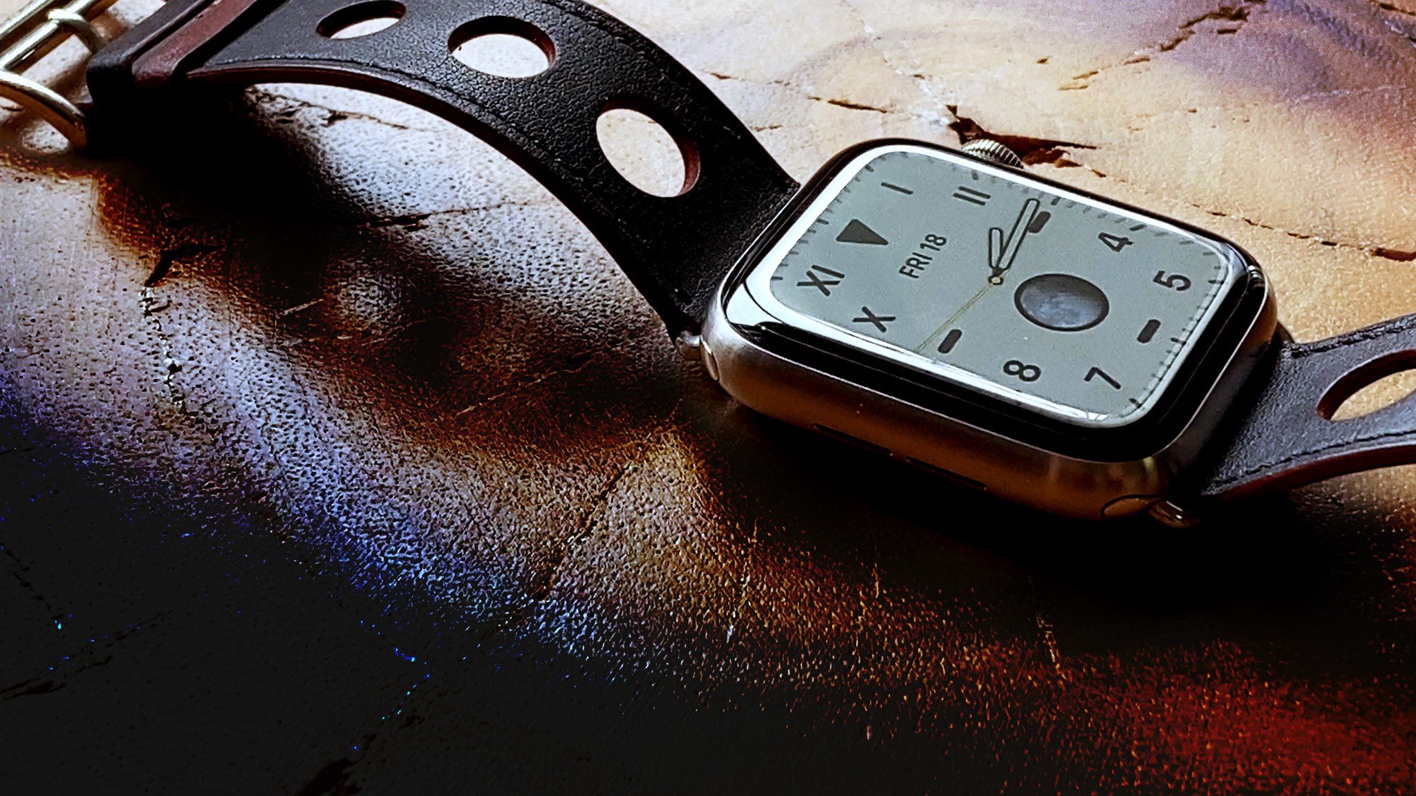 Apple watch титан. Часы титановые Эппл вотч. Apple watch 5. Часы Apple на руке. Apple watch 9 Aluminum with Milanese.