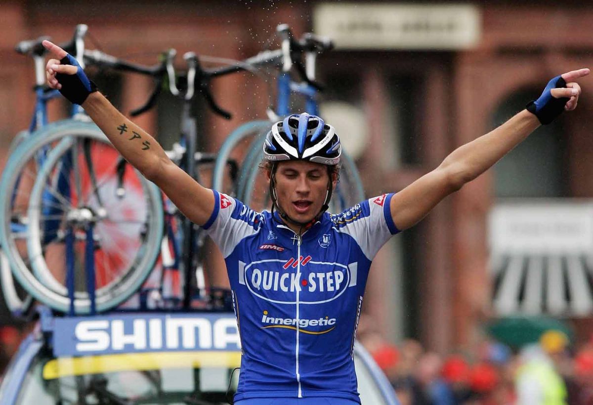 A finisseur's win for Filippo Pozzato in Sheffield at the 2006 Tour of Britain.