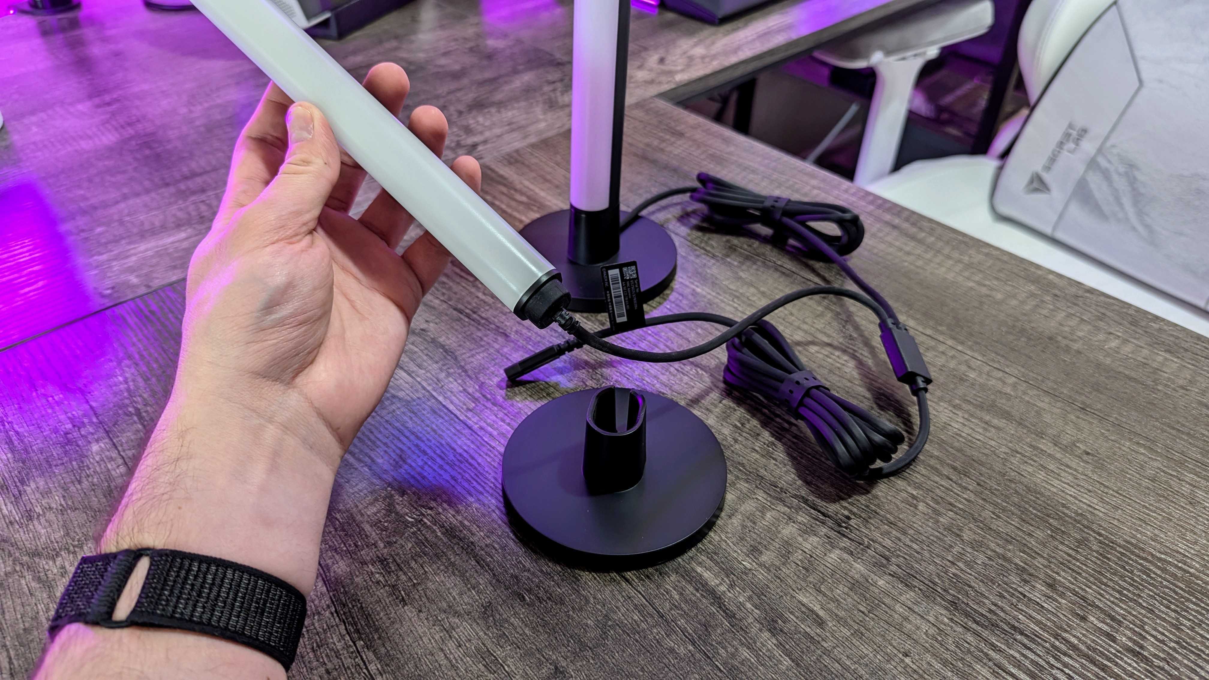 Image of the Razer Aether Standing Light Bars.