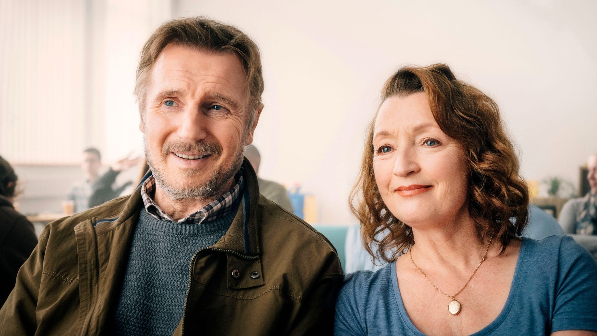 Liam Neeson und Lesley Manville in Ordinary Love
