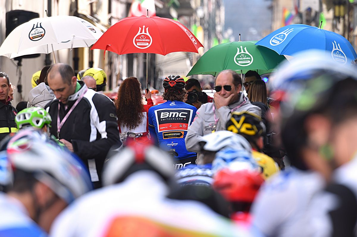 Umbrellas for the jersey wearers at the start line