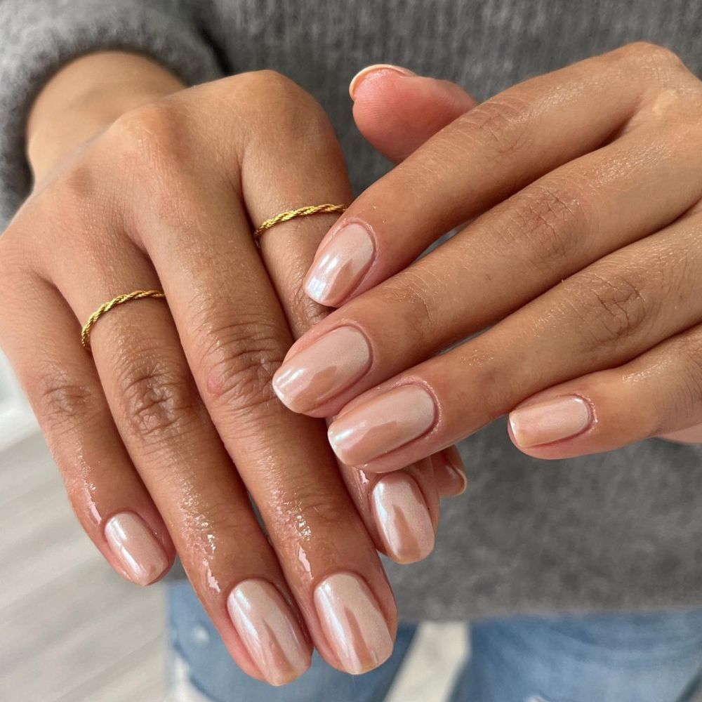 Forget All the Others, This Is the Chicest Christmas Manicure Around