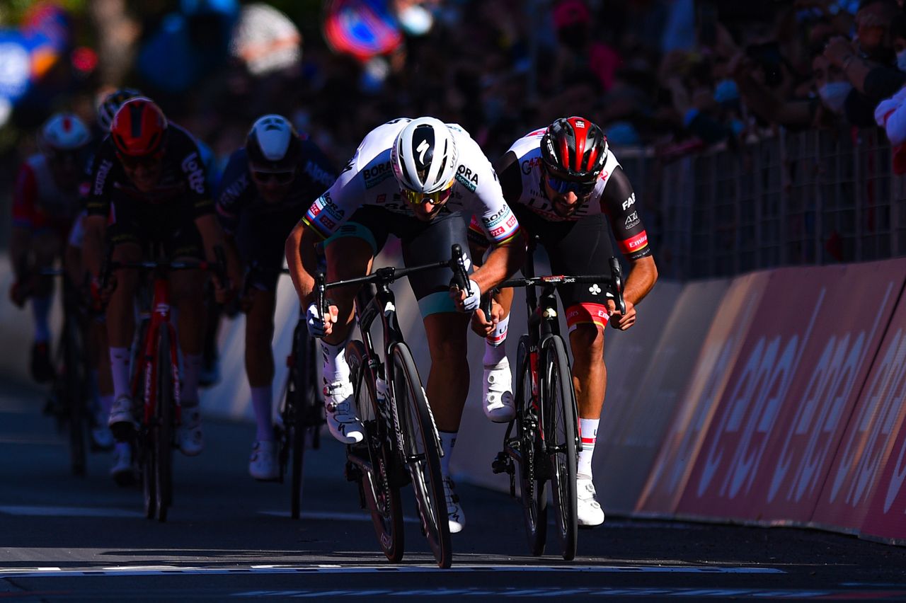Peter Sagan sprints to stage 10 victory at Giro d'Italia