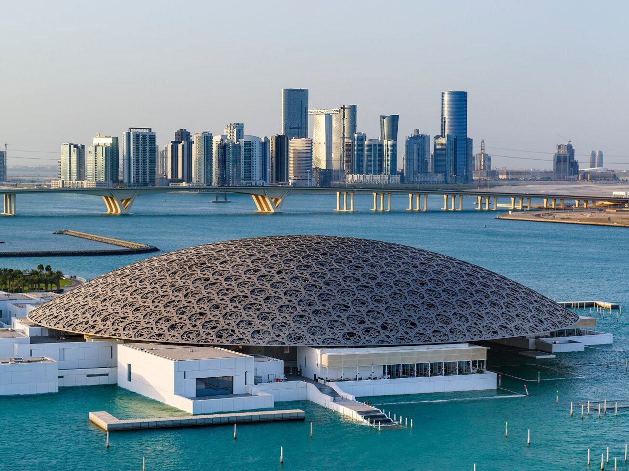 Jean Nouvel Louvre Abu Dhabi travel guide