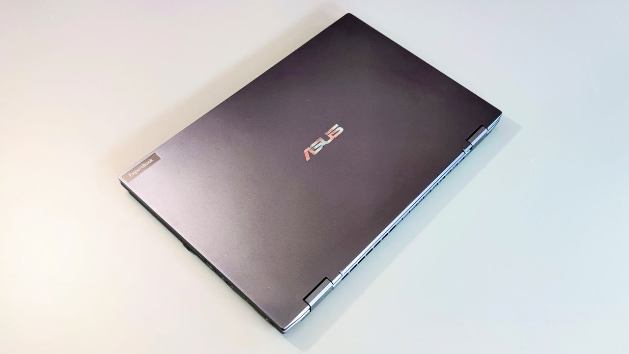 The Asus ExpertBook B5 Flip