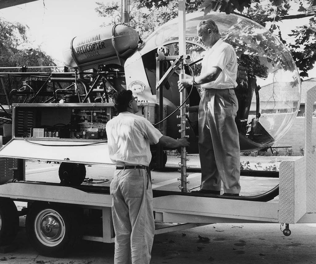 In addition to providing some of the very first televised on-the-scene coverage of unfolding news events, Los Angeles station KTLA also was the first to provide a bird’s eye view of such events via its “Telecopter,” which launched in 1958. In this photo, a special-made nondirectional microwave transmitting antenna is about to be installed on the Bell 47G-2 helicopter leased by the station prior to its deployment.