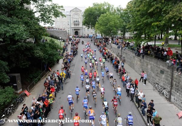 The peloton at the top of the climb