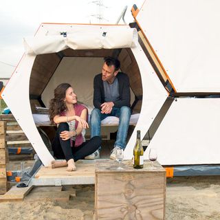 honeycomb pods with table