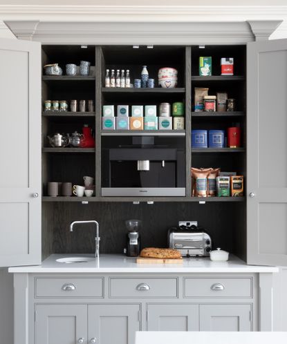 Where to put a microwave in a kitchen: for a space-saving and seamless ...