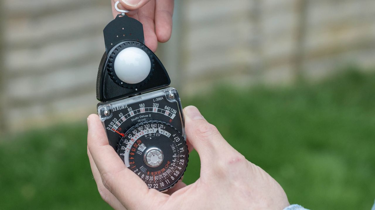 Sekonic Studio Deluxe III L-398A sliding in high reading slide