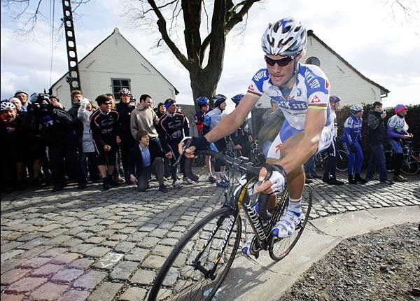 Tom 'Tommeke' Boonen handles the cobbles with ease.