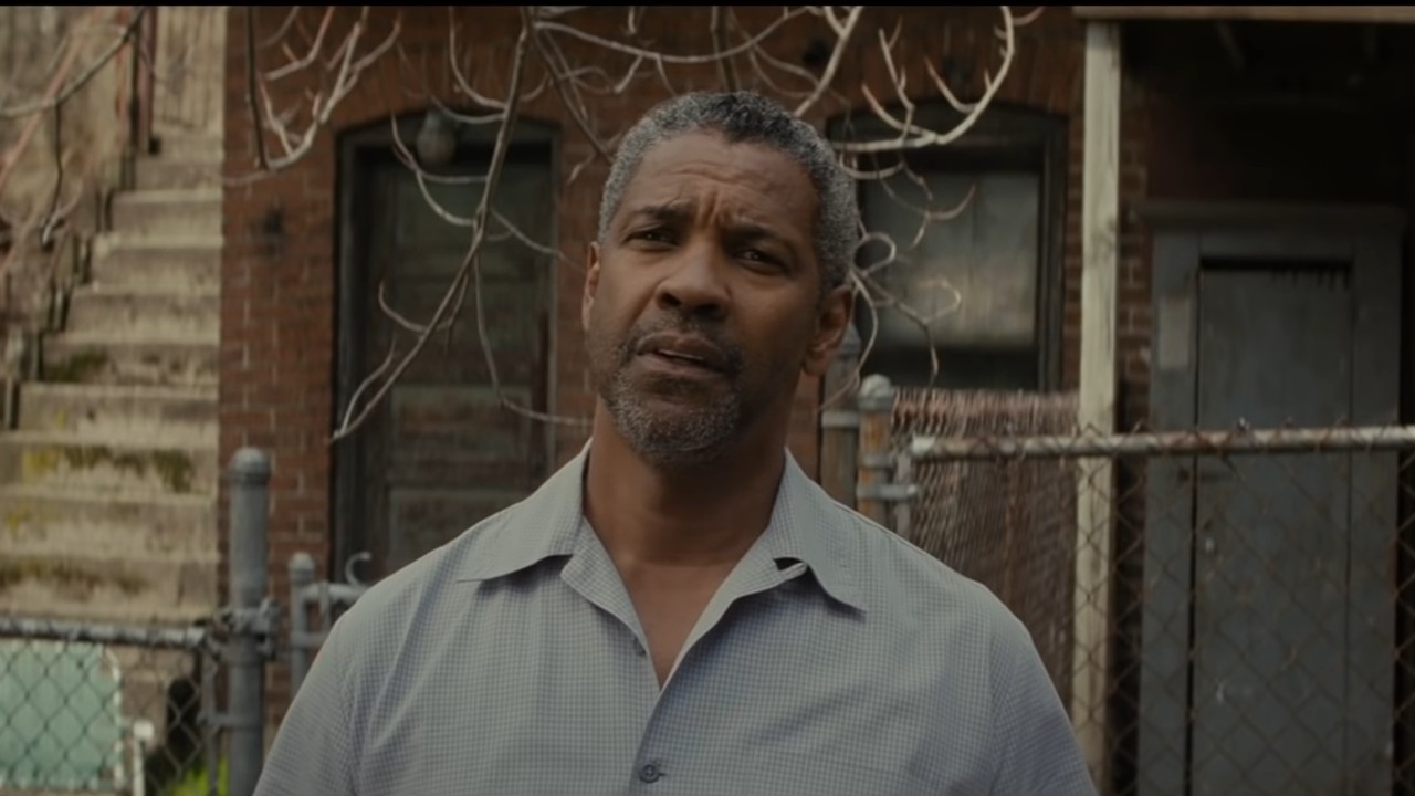 Capture d'écran de Denzel Washington dans le rôle de Troy Maxson dans Fences