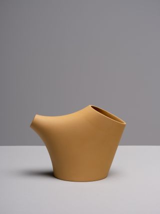 Aldo Bakker pouring vessel in ceramic