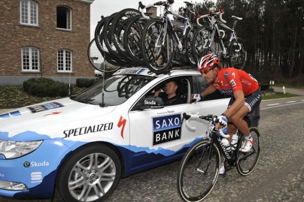Fabian Cancellara (Saxo Bank) confers with the team car.