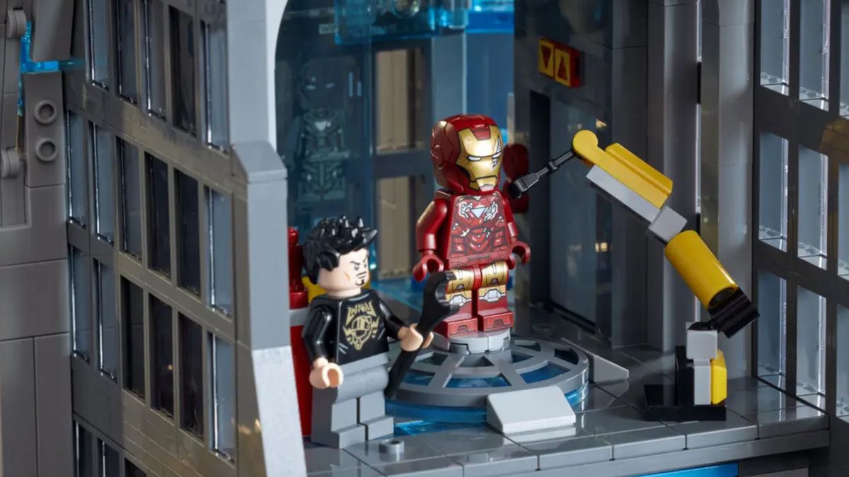 Tony Stark looks over his armor in Lego Avengers Tower