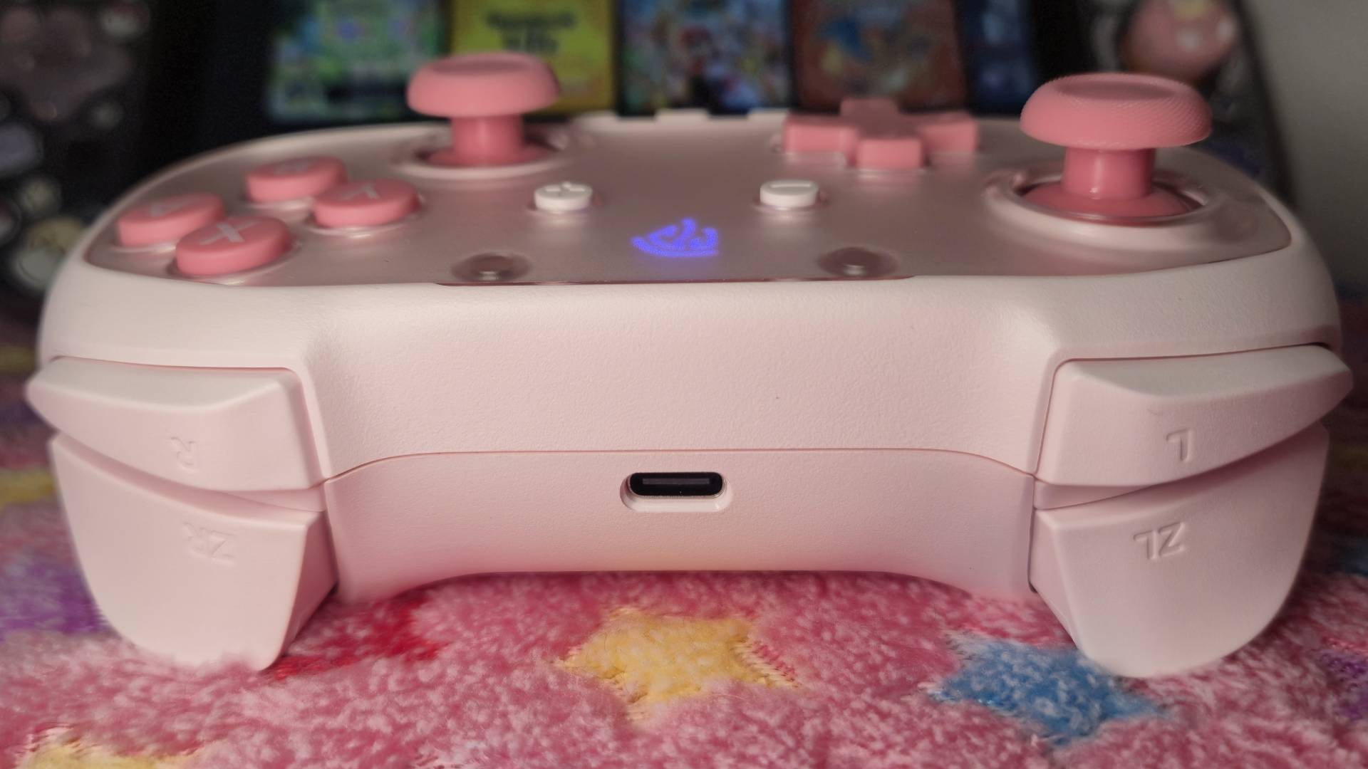 Photo of the USB-C charging port of the EasySMX S10 Lite Switch 2 controller.