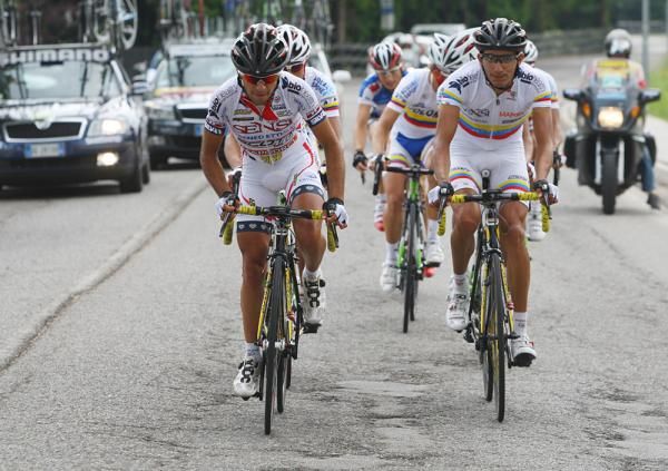 The breakaway heads to the finish.