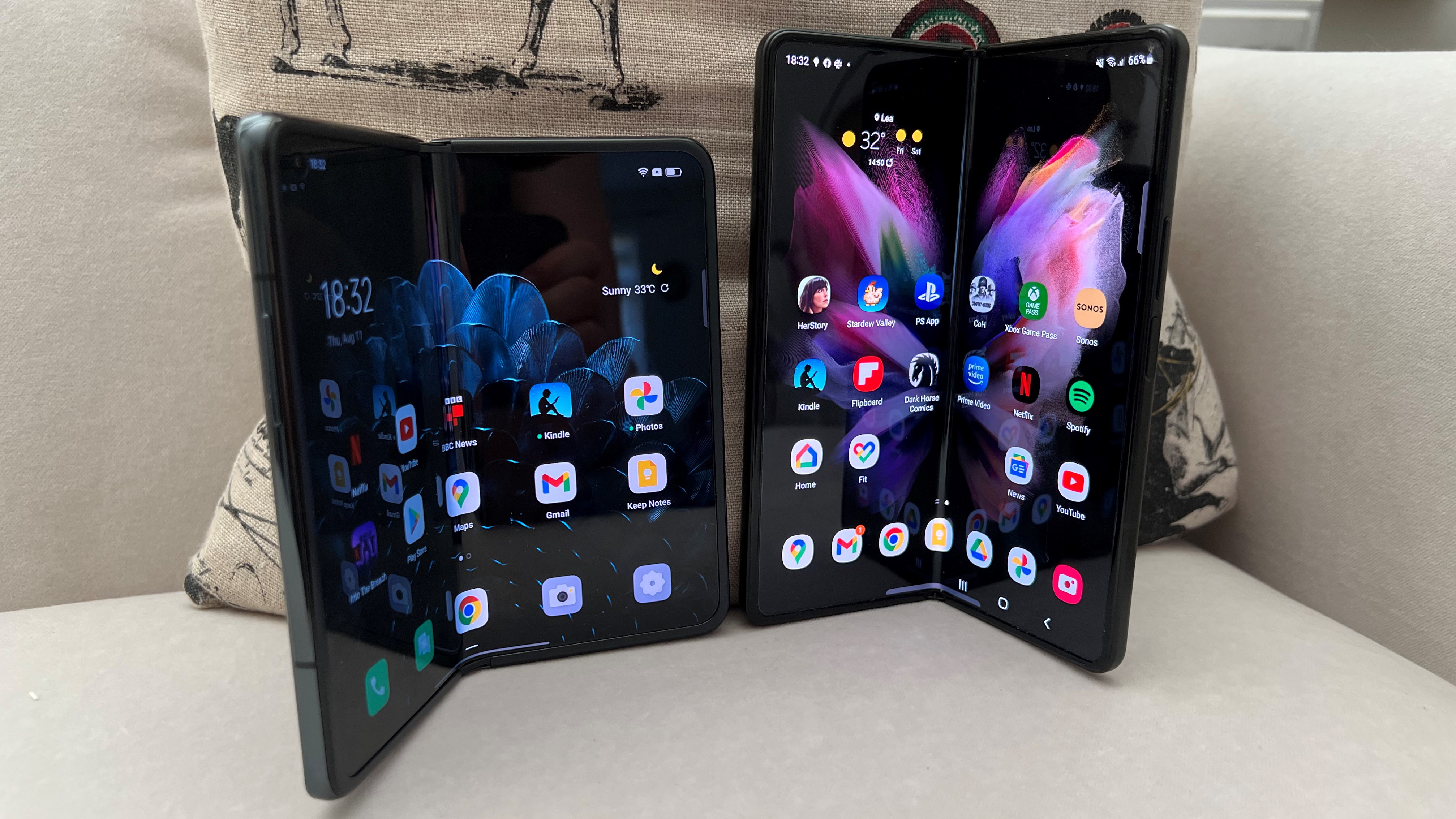 Oppo Find N and Galaxy Z Fold 3.  a picture of