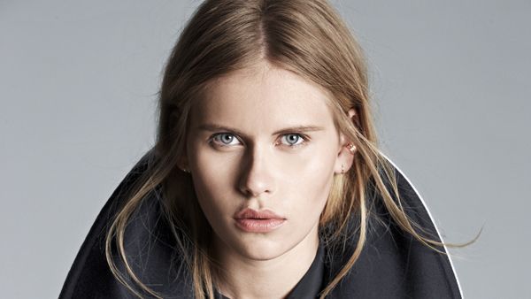 Hairstyle, Collar, Sleeve, Jacket, Eyelash, Long hair, Blond, Portrait photography, Zipper, Portrait,
