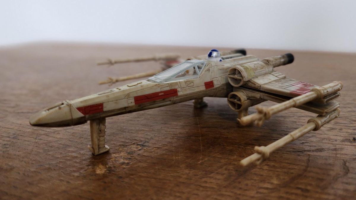 Star Wars Micro Galaxy Squadron range_Luke Skywalker&rsquo;s X-Wing left side close up