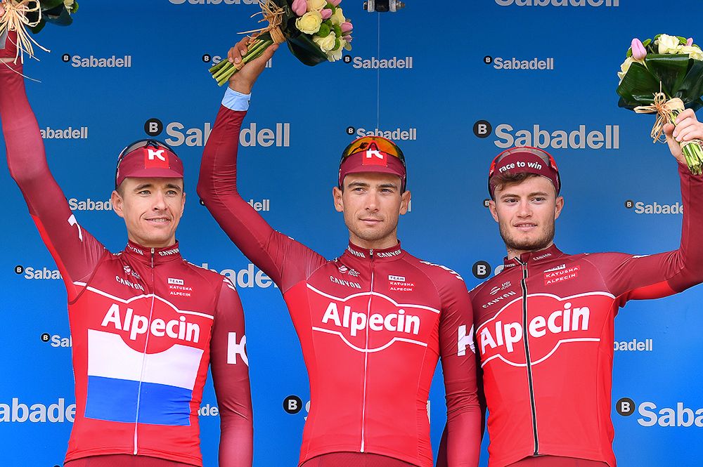 Katusha riders collect the top team prize after stage 3 in Valencia