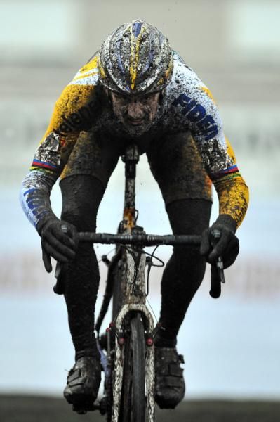 A mud-coated Bart Wellens (Telenet - Fidea) finished 6th in Loenhout.