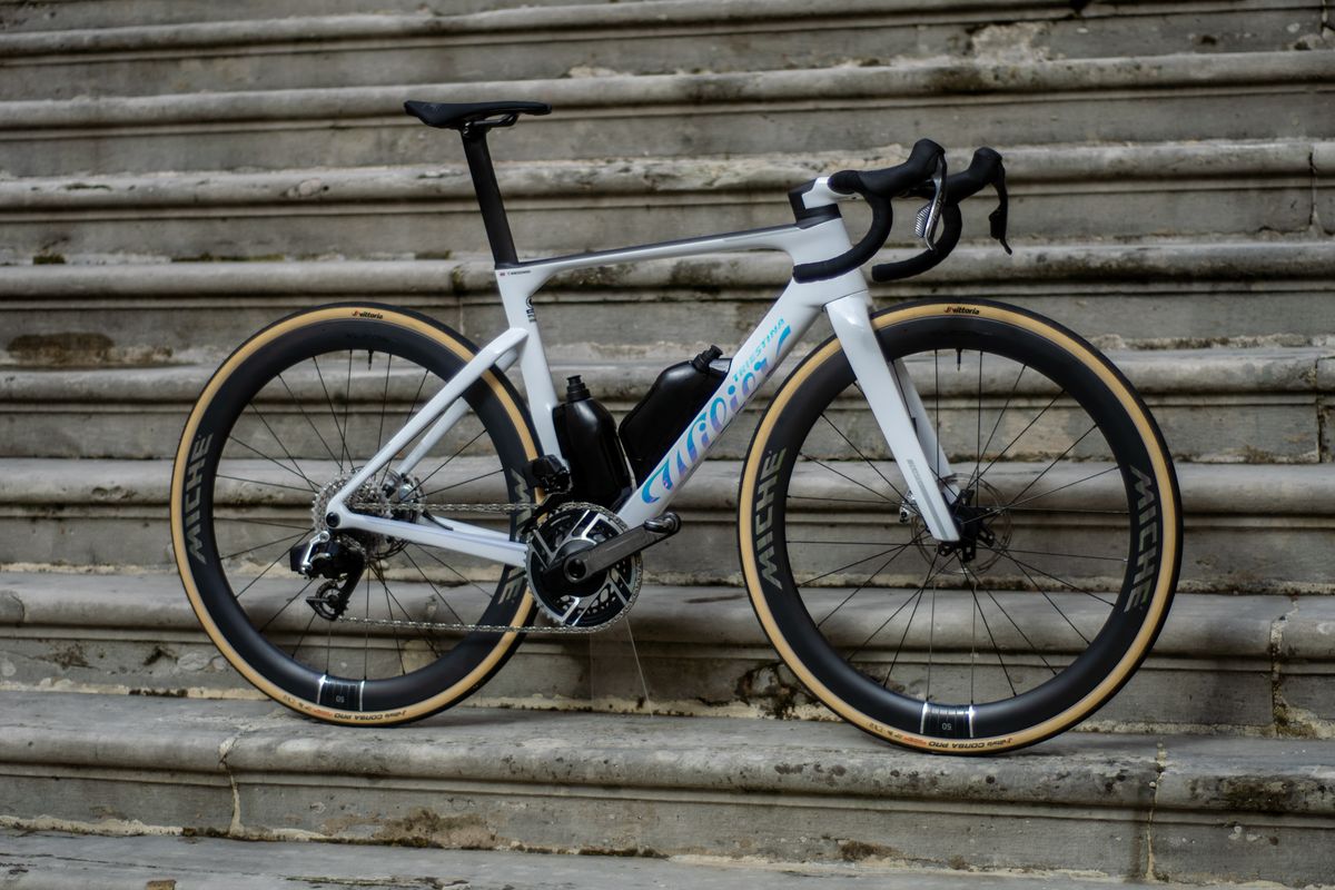 A Wilier Filante SLR ID2 bike