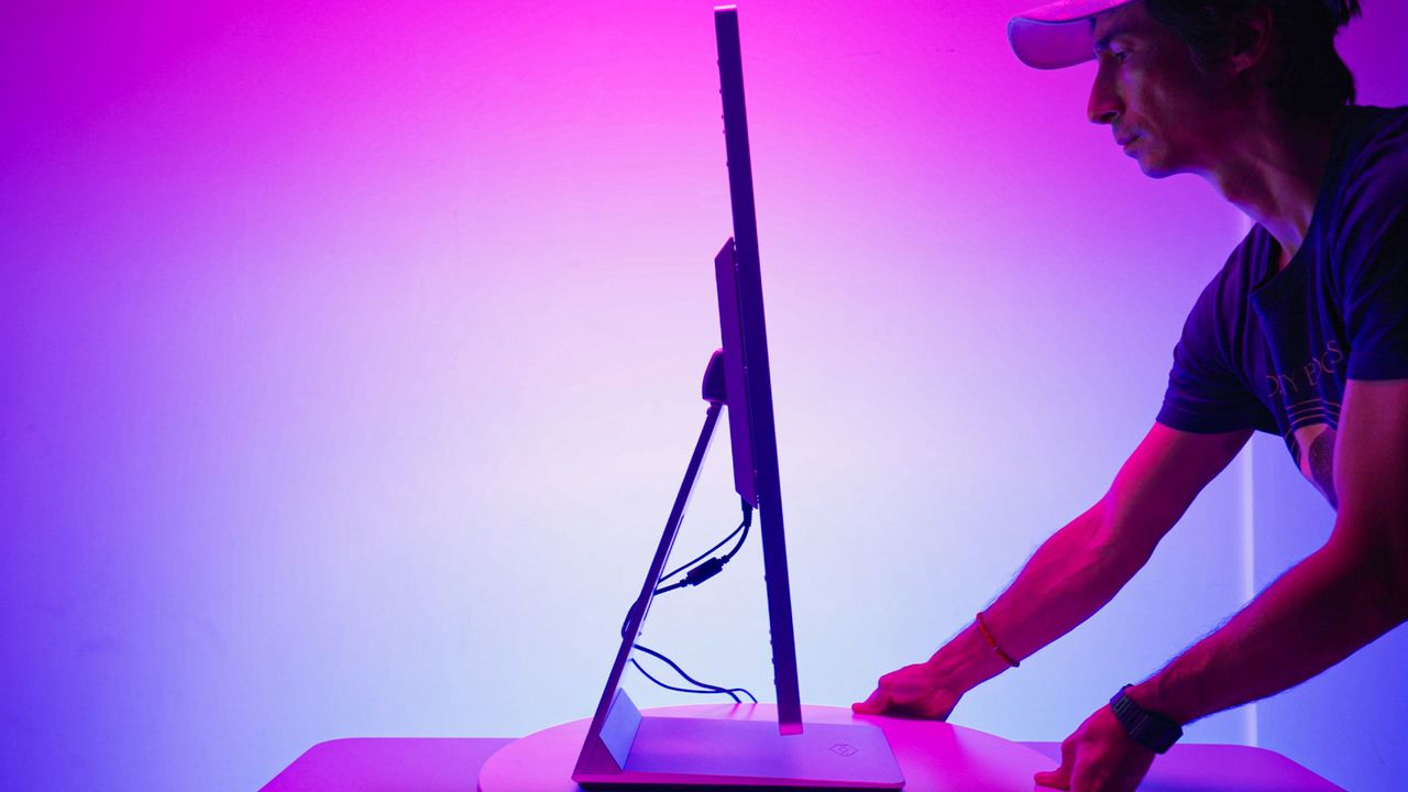 Looking Glass demos new Hololuminescent Display technology