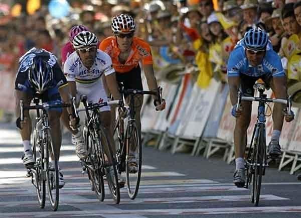 The sprint was fiercly contested, even if there few left left to be in the mix.