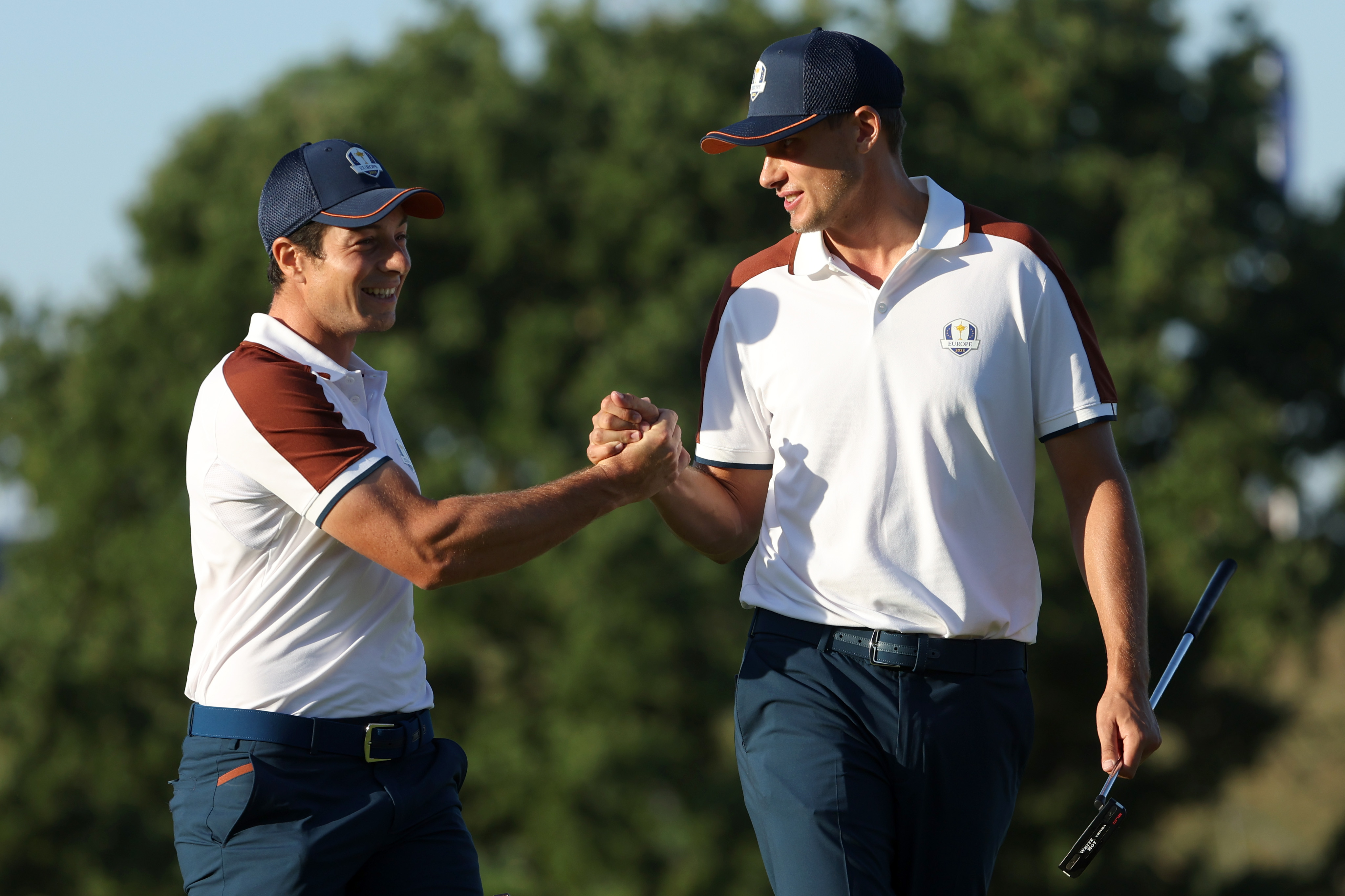 Viktor Hovland and Ludvig Aberg shake hands at the Ryder Cup