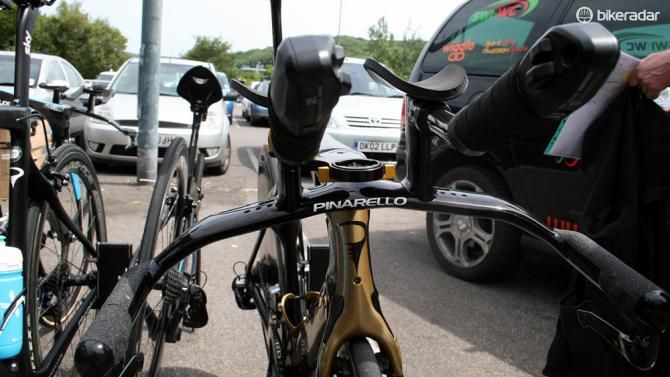 Dura-Ace Di2 TT shifters adorn the front end